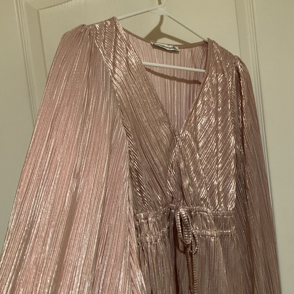Abercrombie and Fitch Metallic Rose Gold Pleated Wrap Top Blouse Size Small used - Picture 15 of 15